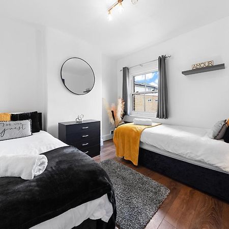 The Hogwarts Retreat - Cinema Room - Special May Offer - 25Th - 31St Watford  Exterior foto