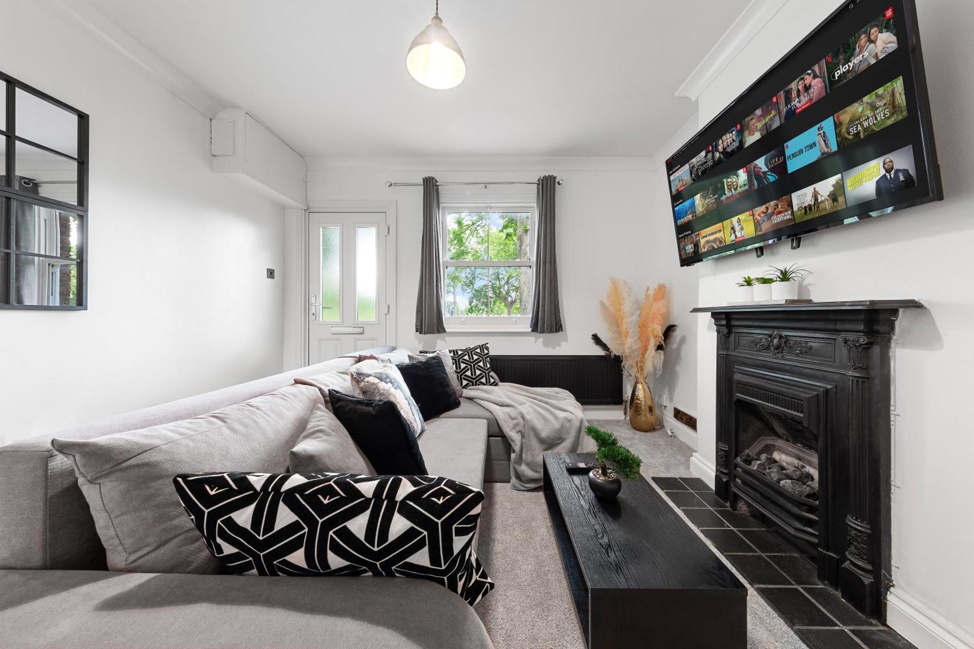 The Hogwarts Retreat - Cinema Room - Special May Offer - 25Th - 31St Watford  Exterior foto